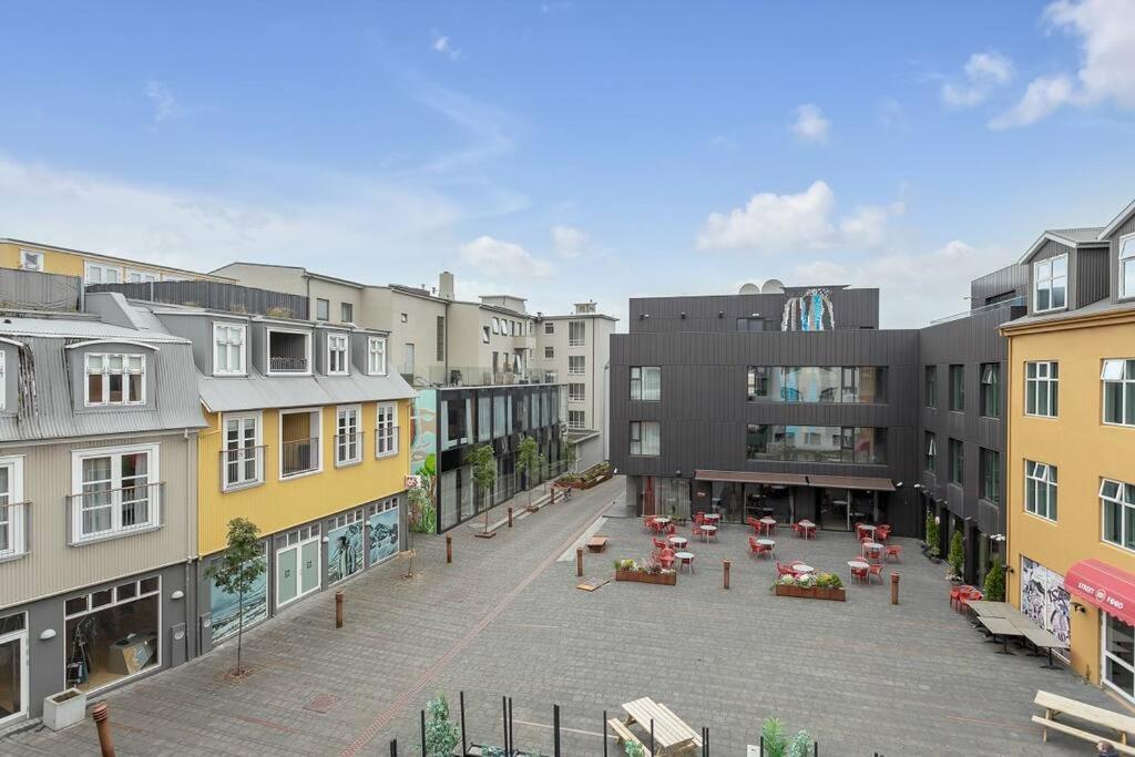 Luxury Penthous - 3 Bedroom - 2 Bath - Freeparking - Downtown Reykjavík Exteriör bild